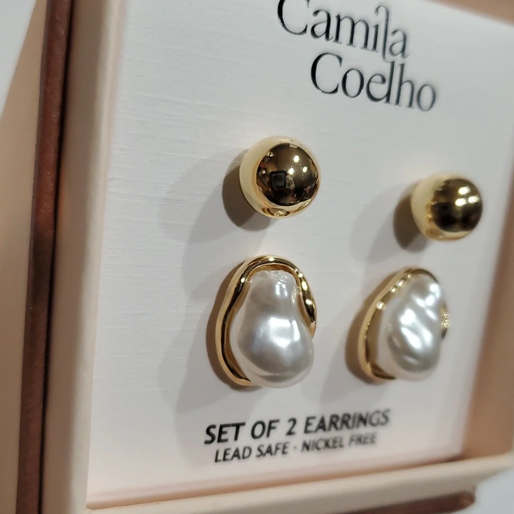 Camila‎ Coelho set of 2 gold plated round ball stud and organic pearl earrings - Picture 2 of 6